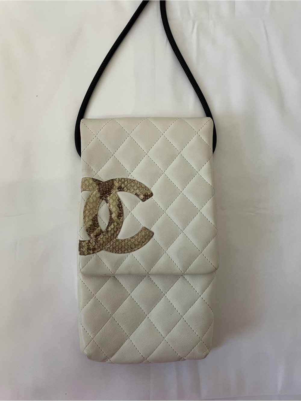 #32. Authentic Chanel White Cambon Quilted Crossbody Bag COA included - Picture 9 of 9